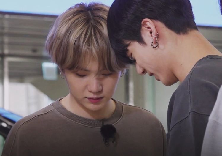 itsnamgikoo's tweet photo. a yoonkook au where you are supposed to find your soulmate from the age 18 to 21, and if doesn’t happen in this period, you should just move on with your life. funny story to say, min yoongi meets his at the age of 30, when he’s a single dad and doesn’t believe in love anymore. https://t.co/6lfC0MqWlm