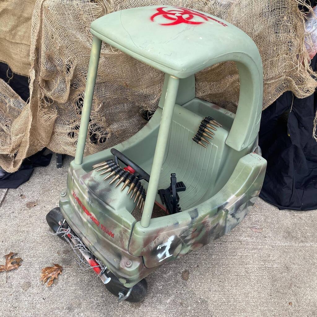 allbranson's tweet photo. Our zombie hunters are ready! #halloween #zombie #walkingdead https://t.co/kN3S9mUrtI https://t.co/Jb2eP7HHSh
