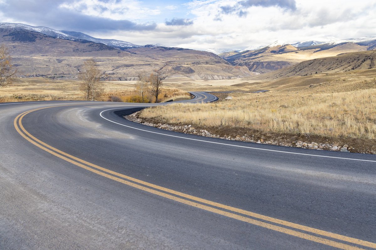 Effective immediately, the North Entrance and road between the North Entrance and Mammoth Hot Springs (Old Gardiner Road) is open! Today, Oct 30., and Oct. 31, the park will waive all entrance fees. Travel safely and enjoy the improved road! 

nps.gov/yell/learn/new…