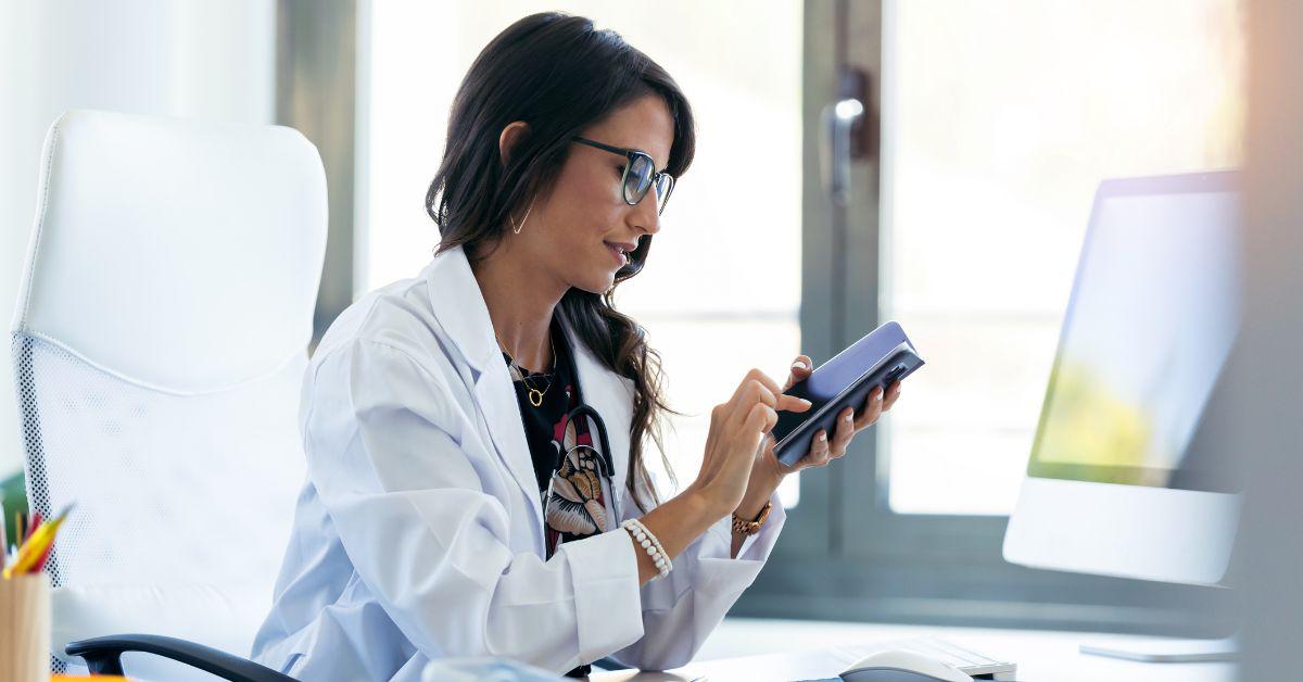 Patient care can be significantly impacted by provider burnout. The latest #blog from #NextGenHealthcare looks at how mobile solutions can help reduce burnout and increase providers’ efficiency – leading to better care and happier physicians: ow.ly/rq34104aCYK