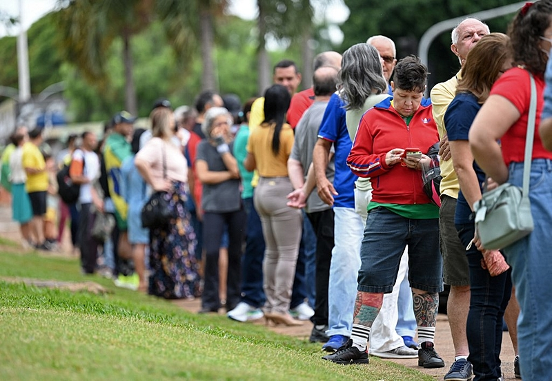 brasildefato_en's tweet photo. 🗳️🇧🇷 Brazil is back to the polls to elect the president and 12 governors; follow live coverage ⤵️
#BrazilDecides #Eleicao2022
Foto: Evaristo Sa / AFP https://t.co/LYXmIQyv9x