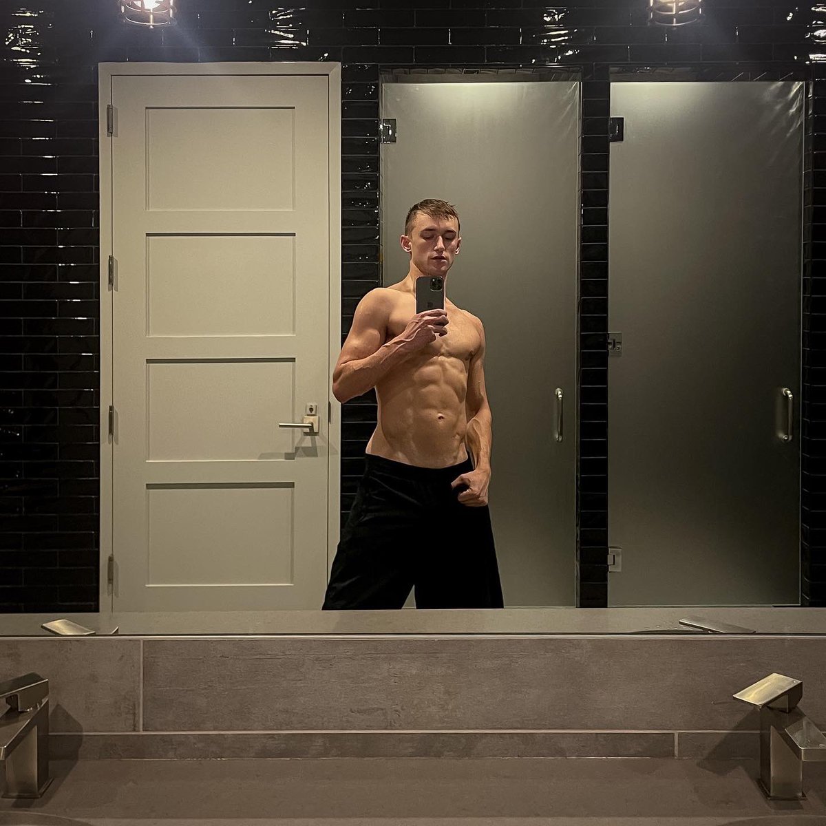 Taylor Rosenberger tweet media