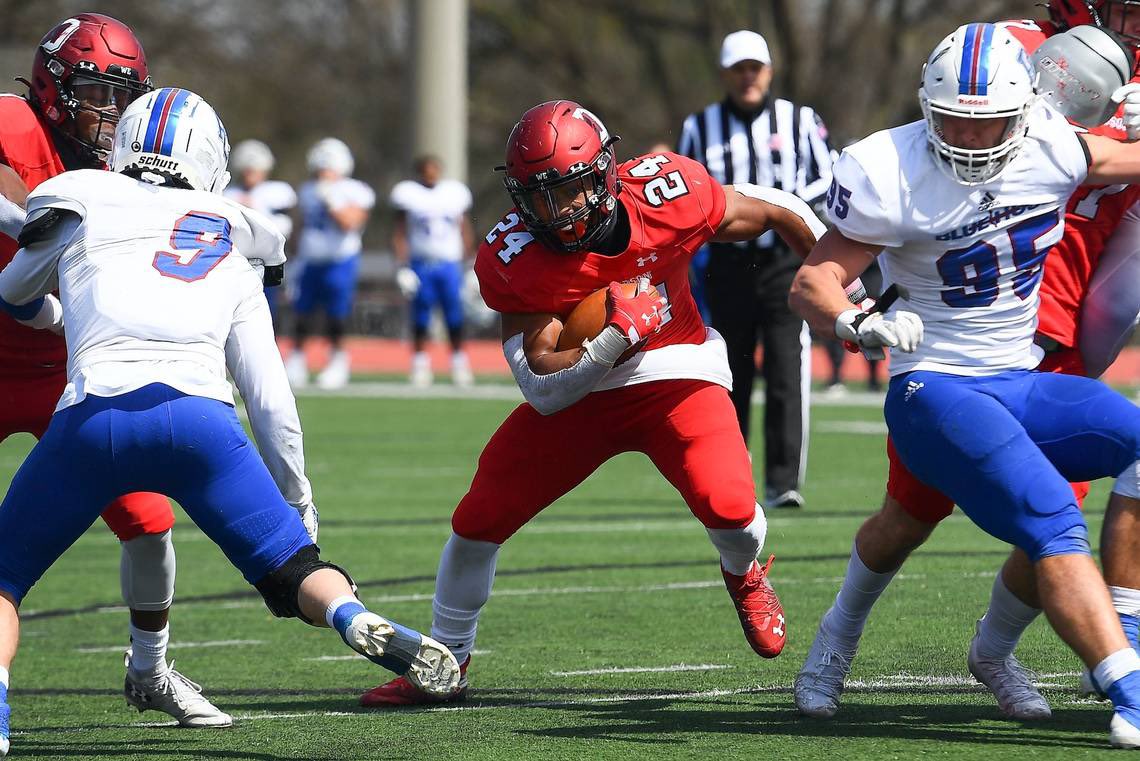 hudson_devins's tweet photo. After a great conversation with @CoachColder I’m grateful to receive another D1 offer from Davidson College! @Jocko1114 @BMHSTitanFB @DaleRodick https://t.co/RbDitz7iWM