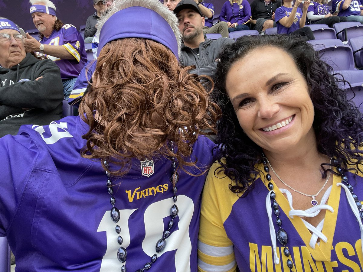 JonKellen's tweet photo. @VikingsPromos @VikesStreetTeam #Vikings #VizzyVibe I went with the front mullet! https://t.co/mc2UA5QjgG