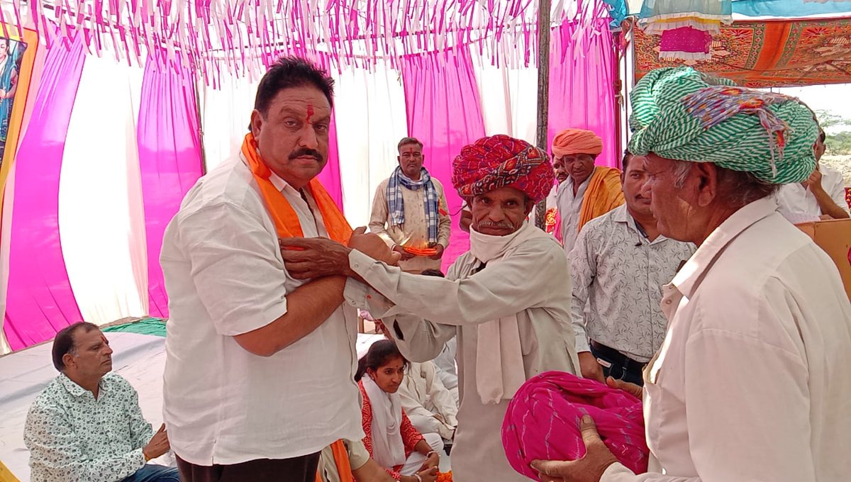 SSRathoreMLA's tweet photo. आमेट- कुम्भलगढ़ में राजस्थान भील समाज विकास समिति द्वारा आयोजित 'भील समाज प्रतिभा सम्मान समारोह' मे सम्मिलित होकर विभिन्न क्षेत्रों मे अपना विशेष योगदान देने वाली प्रतिभाओं को सम्मानित कर बधाई एवं शुभकामनायें दी। https://t.co/RGeexyqpX0