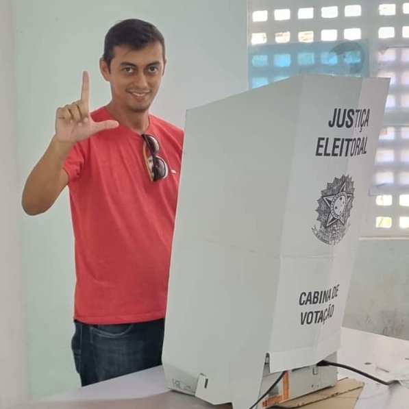 thiagozaranza's tweet photo. Votei.
Pela democracia, justiça social e políticas inclusivas.
Pelo fim da truculência, da anti-ciência e do lobby armamentista.
Pela volta dos investimentos em educação ciência e tecnologia.
Pra voltar a ter esperança e orgulho da bandeira do meu país.
Eu votei. Vote também! https://t.co/0aUlGoSDJY
