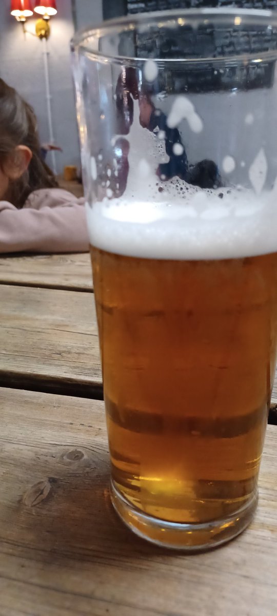 Pleasant surprise to find <a href="/lostandgrounded/">Lost and Grounded Brewers</a> autumn protaganist on cask in <a href="/BocaBarBristol/">Bocabar</a> paintworks and very nice it is too