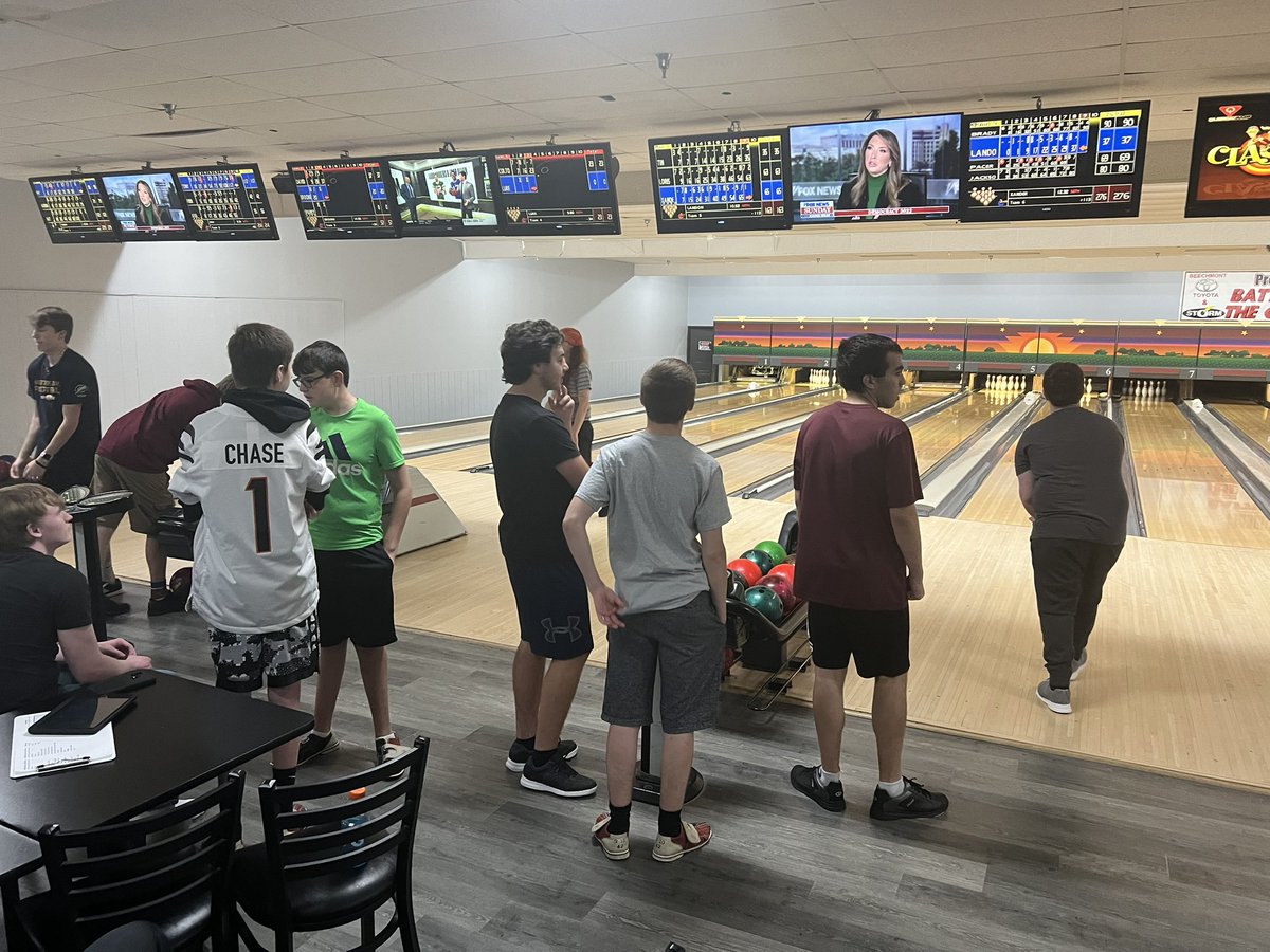 TurpinBoysBowl's tweet photo. Don’t expect results to come without the work! #WorkingOnSunday https://t.co/AatAzUmZ5w