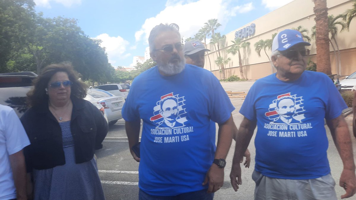 EmbaCubaUS's tweet photo. The persecution of Cuban financial transactions, accompanied by an unprecedented campaign of intimidation against banks that operate with #Cuba, has significantly affected the country's external economic activity, with losses in 2021 of more than 923 million dollars. https://t.co/y6uH5XZ4tk