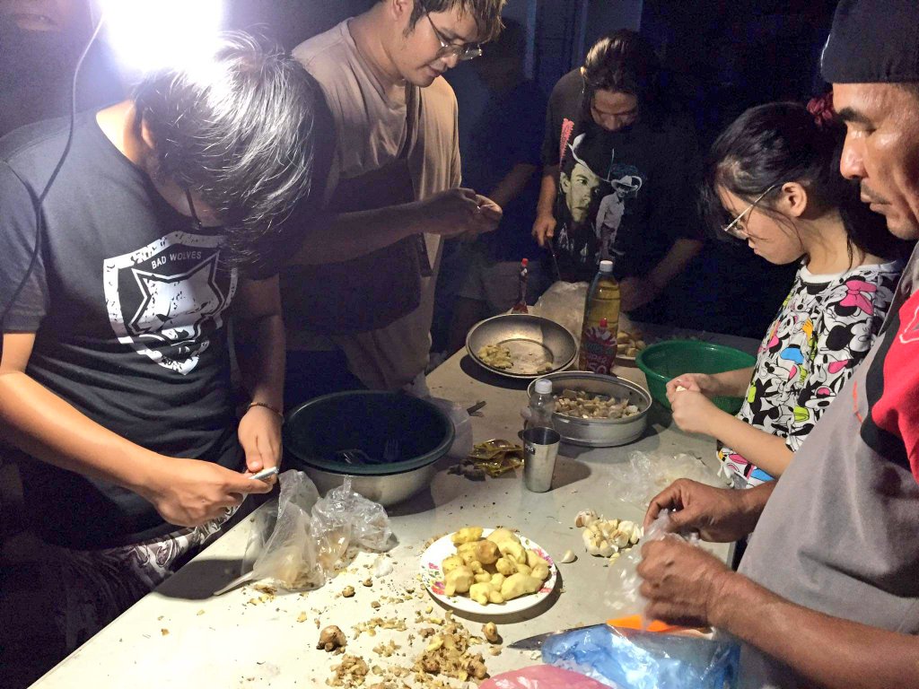 Productive Day Today
Cooked and Served Hot Lugaw to residents of Brgy. Batong Malake and UPLB Students with @STPCorps_ @stpbuplb 

Maraming salamat sa volunteers and donations ❤️✨🥰🥹