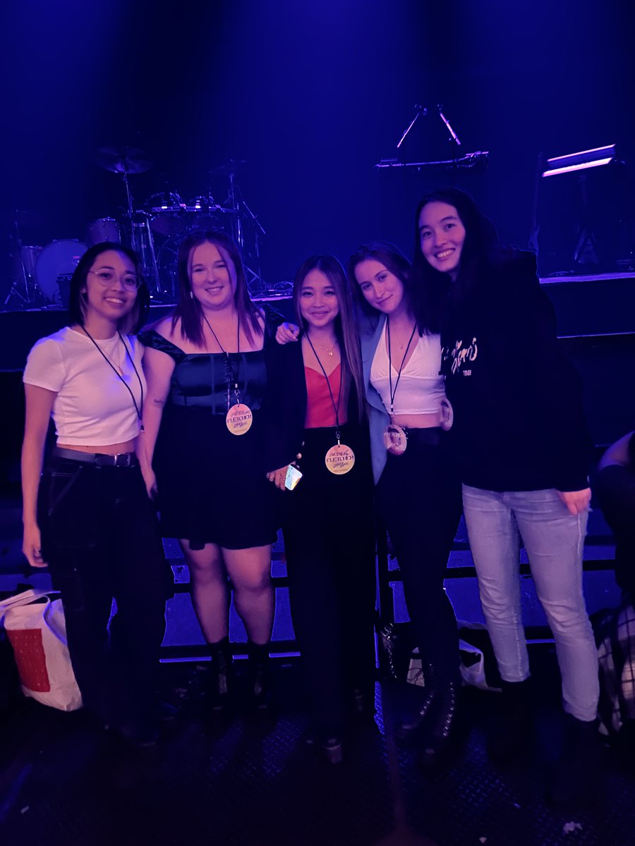 chaosfletch's tweet photo. thank you for such a magical night🤍 as we say in montreal j’t’aime ben fort chérie .@findingfletcher https://t.co/ZRA6SWVmOs