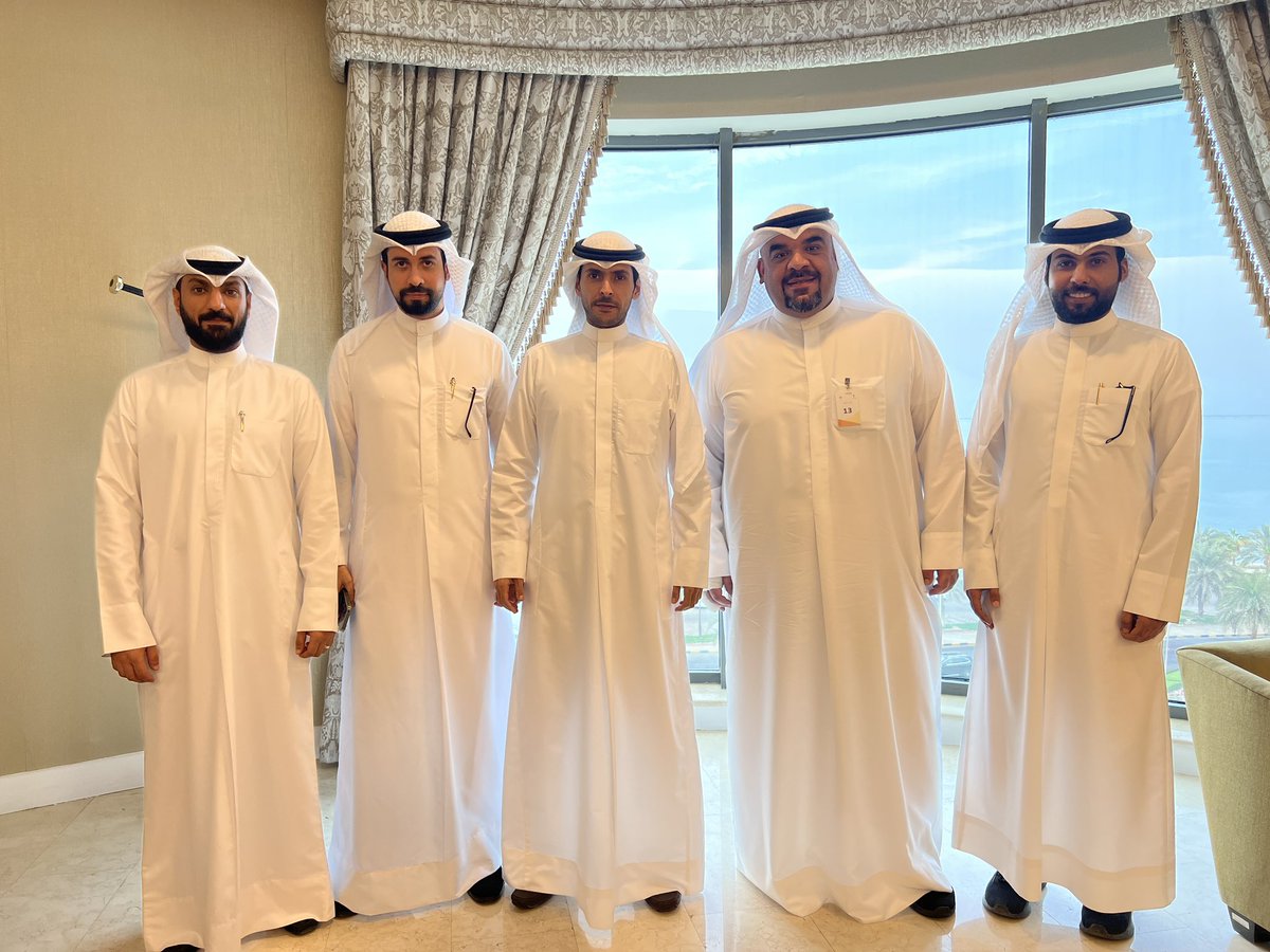 اجتمع ممثلي تجمع عاملين #وزارة_الكهرباء_والماء
مع النائب الفاضل حمد المدلج

وتم بحث كافة مطالب وقضايا العاملين وتوضيح سبل إقرارها بشكل جاد وأسباب عرقلتها ..

كما وعد النائب مشكوراً بالتحرك الجاد في مجلس الأمة على وجه السرعة ودعم جميع التحركات لإقرار مطالب #عاملي_وزاره_الكهربا