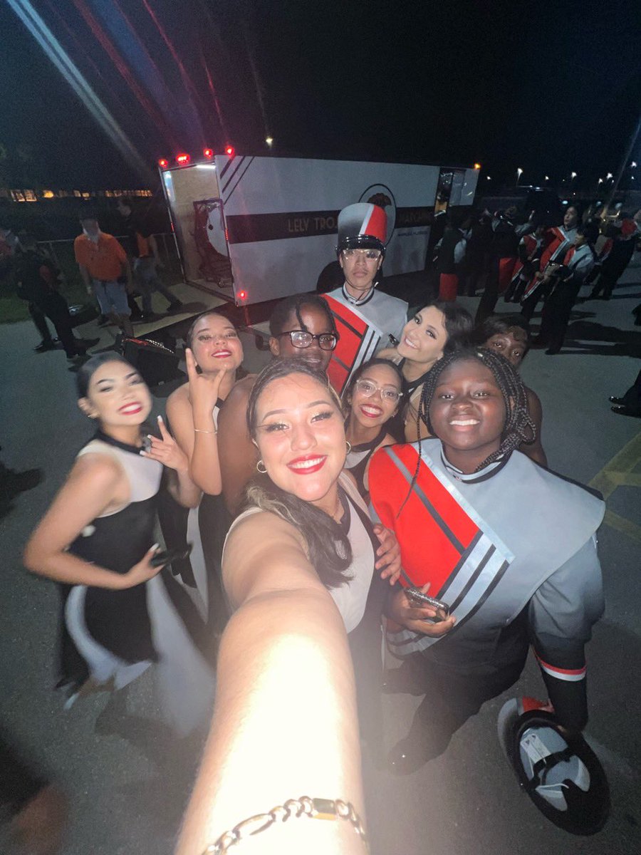 Lely Trojan Band tweet media
