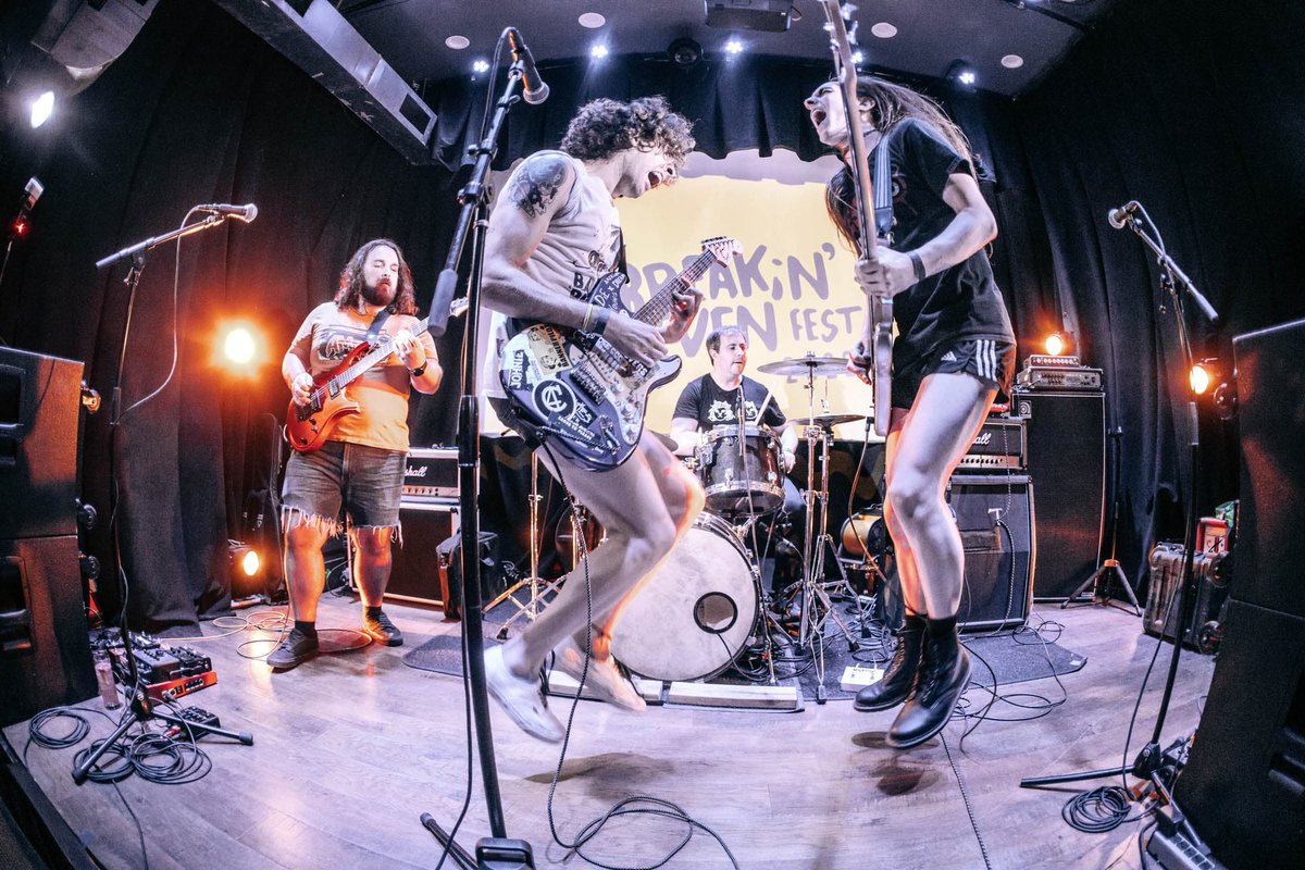 Morning FESTers - hope y’all still have a little energy left!!!

We’re shredding’ up Vecinos Gainesville at 3 PM TODAY!!!!!!!

Drink coffee | do squats | let’s👏🏼 have👏🏼 FUN👏🏼

📷 by James Walker

#fest20