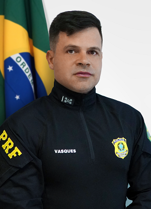 poptime's tweet image. 🚨 URGENTE! O diretor bolsonarista da Polícia Rodoviária Federal, Silvanei Vasques, afirmou em nota que NÃO irá cumprir nenhuma ordem de Alexandre de Moraes. ISSO É UM GOLPE DE ESTADO! #Eleicoes2022