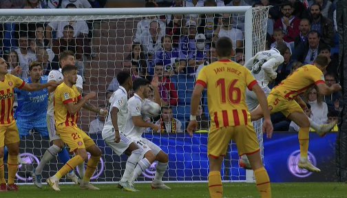 RMadridistaReal's tweet photo. Desde que Laporta bajó al vestuario de los árbitros a protestar han ocurrido cosas sospechosas. https://t.co/wKtyFAGcPZ