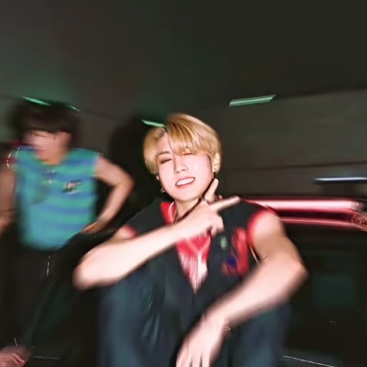 SHILUVC's tweet photo. i vote #StrayKids     for Worldwide Fan’s Choice top 10 #MAMAVOTE https://t.co/Qol2tCFjlj