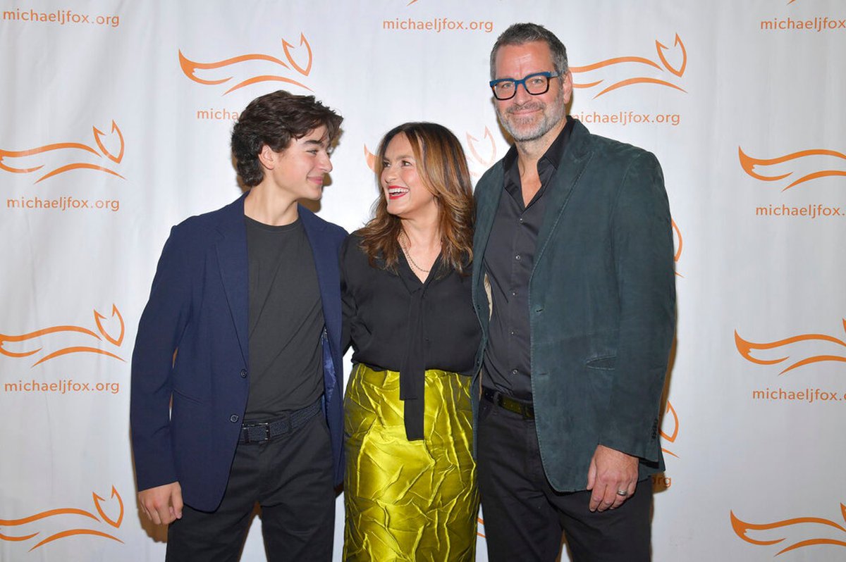 KelliGiddishIta's tweet photo. #MariskaHargitay #PeterHermann
#AugustHermann https://t.co/XkSyqj1iZv