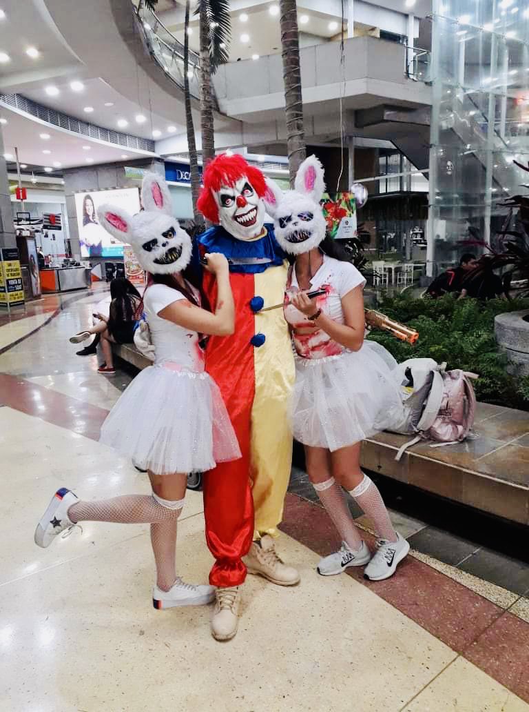 Acostmedi5's tweet photo. Ven Disfracémonos Juntos 😏 

#Halloween #Clown #CalienteMX #model #FYP #parati #Twitter #instagram @matrix4k #TikTok #CONTENIDO18 #disfraces #disfraz #GlobalMILWeek #girl #Girlsgang #PeoplesParty #fashion #style #freestyle 

https://t.co/PECv8pgNwx https://t.co/3sSYWbDd9g