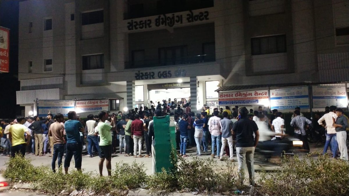 brijeshmeja1's tweet photo. મોરબીમા રકતદાન કરવા લોકો ઉમટી પડ્યા છે. મારી ખમીરવંતી પ્રજાને સલામ. 🙏 https://t.co/IQUoxC5ItG