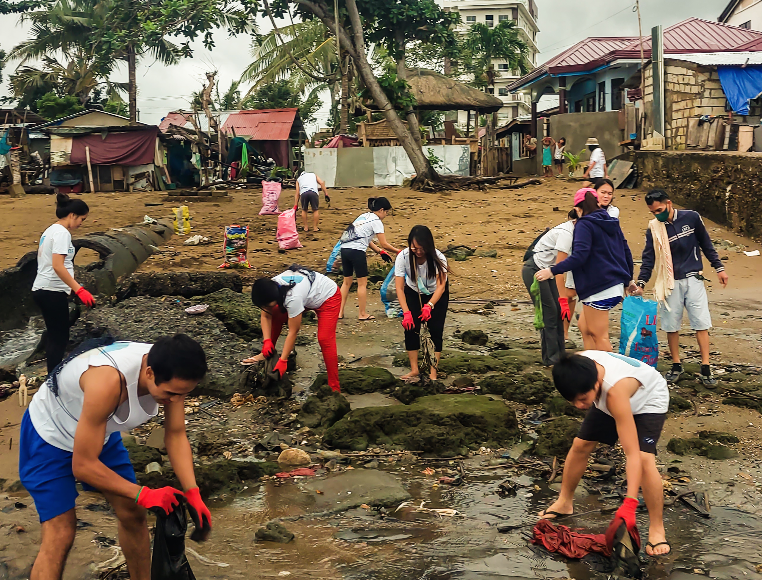 bcollective_llc's tweet photo. Our partners from Cebu in the Philippines joined our global cleanup yesterday! 

We love to see all of the photos that users are uploading to Beach Action and we now have people posting from over 40 countries! https://t.co/RkgKnOwOEw
@Theashleylashl1 
#BeachAction #BeachToken https://t.co/2rhtMUpgHa