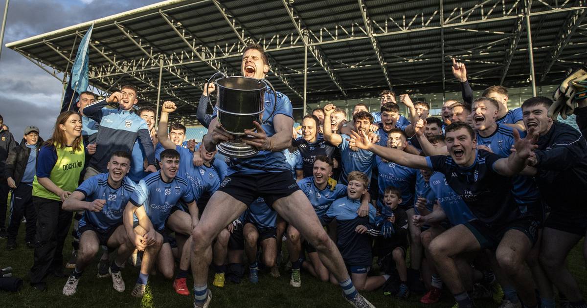 Mayo SFC Final: Westport win historic first senior title as second-half scoring spurt helps see off Ballina dlvr.it/SbyBdp