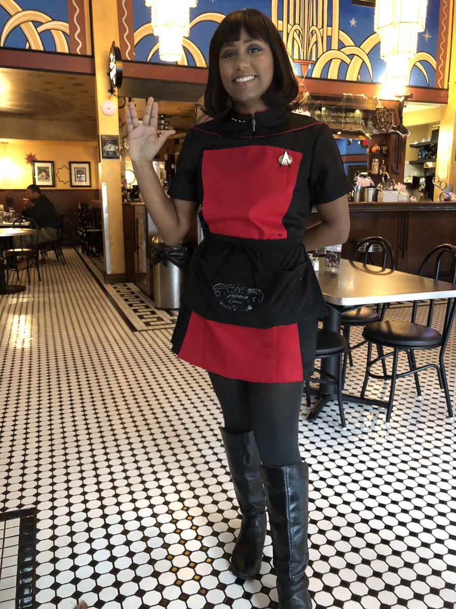 Greeted by this at ⁦<a href="/Fountain_Locust/">Prof. Jonathan Scheuermann B.Eng.</a>⁩ !  Made my day.