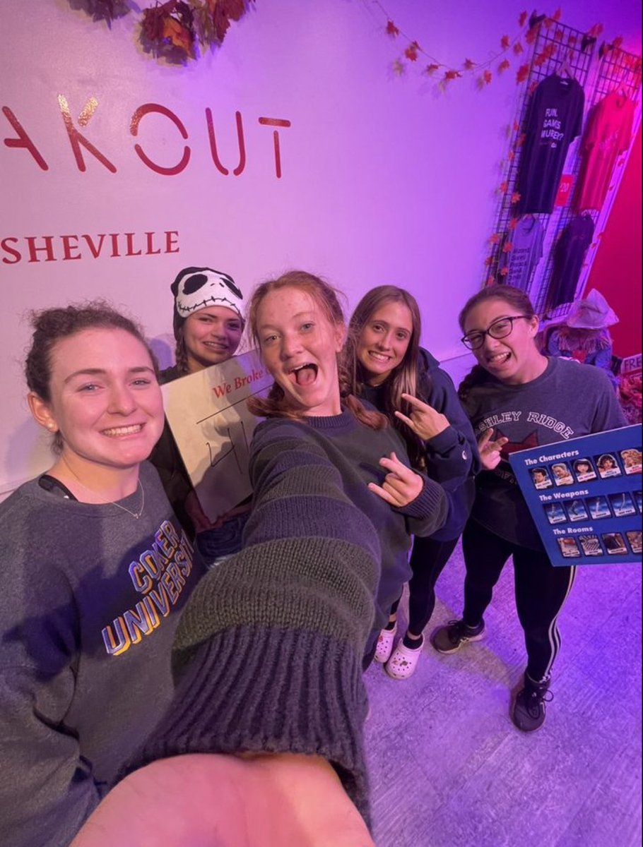 carolineingram0's tweet photo. Great weekend of softball in Asheville!! Celebrated birthdays with an escape room, met a future teammate @sarahbryant2004 and had a good weekend at the plate! Excited to hit the field with my team for the last tournament in Walterboro! @cokersball @Softball_CoachB @SBCoachJones https://t.co/lqIHxpqx4w