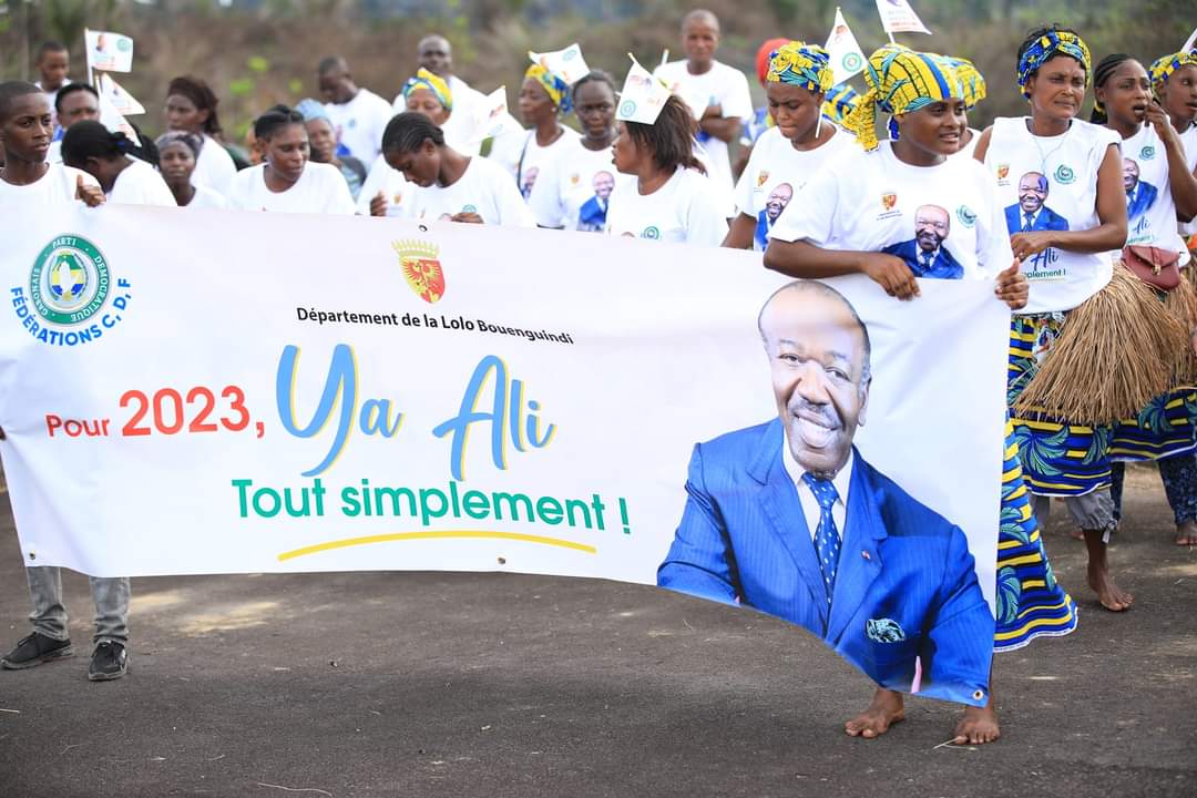 Arrivée du SG dans la province de l'Ogooué-Lolo

Accompagnée des cadres de la province ,en tant que MBP , j'ai été vendredi 28 octobre 2022 à l'aéroport Mabimbi de Koulamoutou, pour accueillir chaleureusement le Camarade Secrétaire Général,  <a href="/NzeghoDieko/">Steeve Nzegho Dieko</a> et sa délégation.