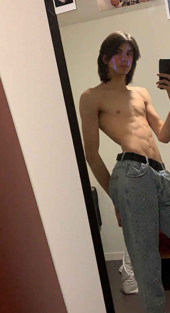 TheoDemorsy's tweet photo. #LGBTQIADevilHour mirror pics >>> https://t.co/K6TxWIds9b