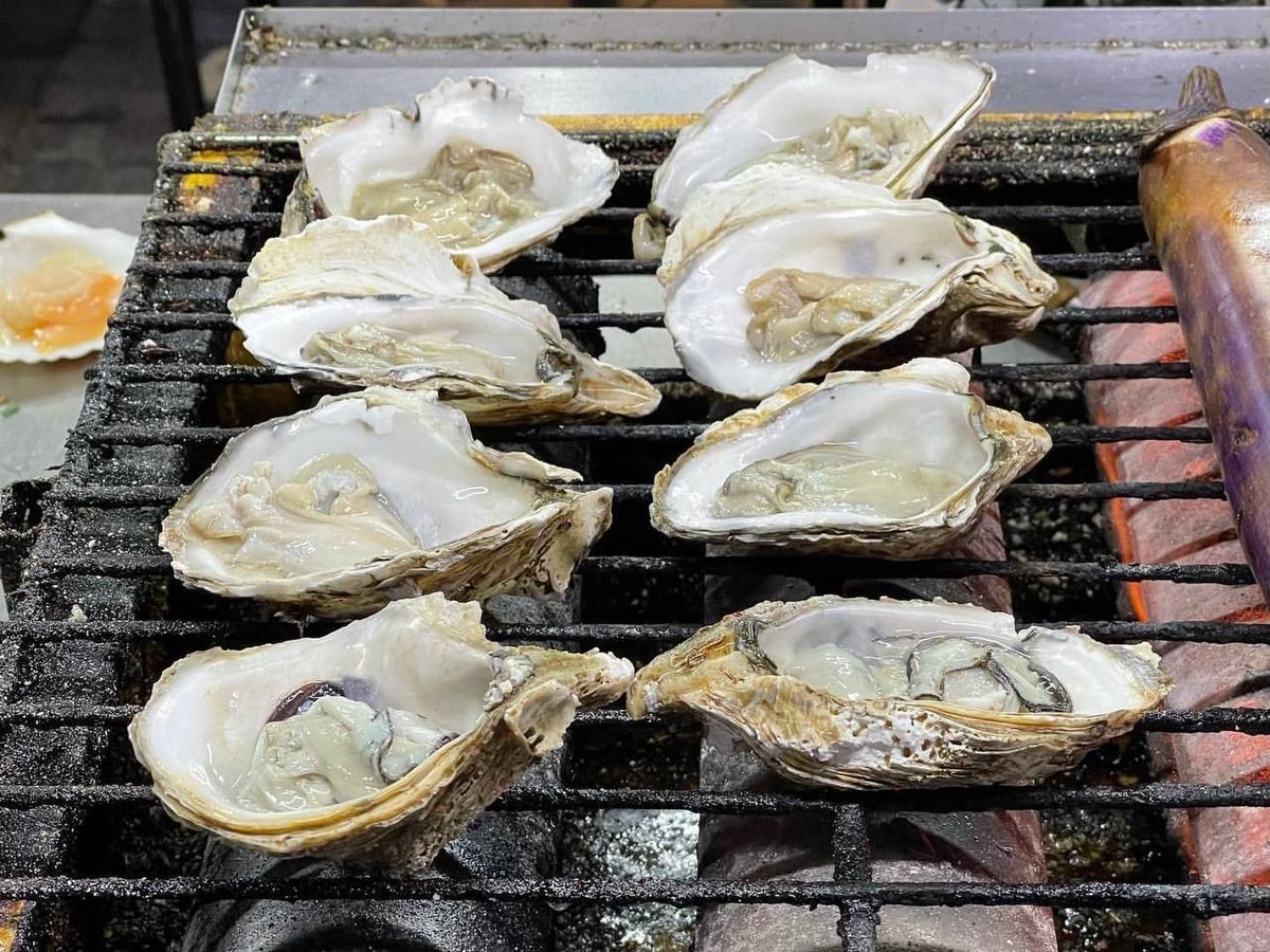 Halcyon_cc's tweet photo. Do you like grilled oysters? I'm really a little barbecue expert https://t.co/jIqt2RgIAY