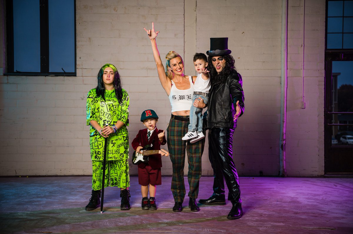 MayorShelton's tweet photo. Happy Halloween from our band to yours! https://t.co/Jg2TSCMUED
