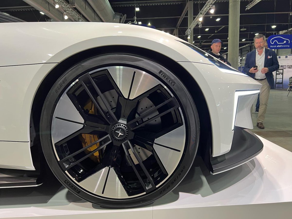 JGjoby's tweet photo. The Polestar O2 roadster concept will arrive in 2026 as the Polestar 6 ⚡💚👍
.
@OsloMotorShow @PolestarCars #polestarO2 #polestar6 #ev #elbil #oslomotorshow #emobility #oldnews https://t.co/GG4rs79t1I