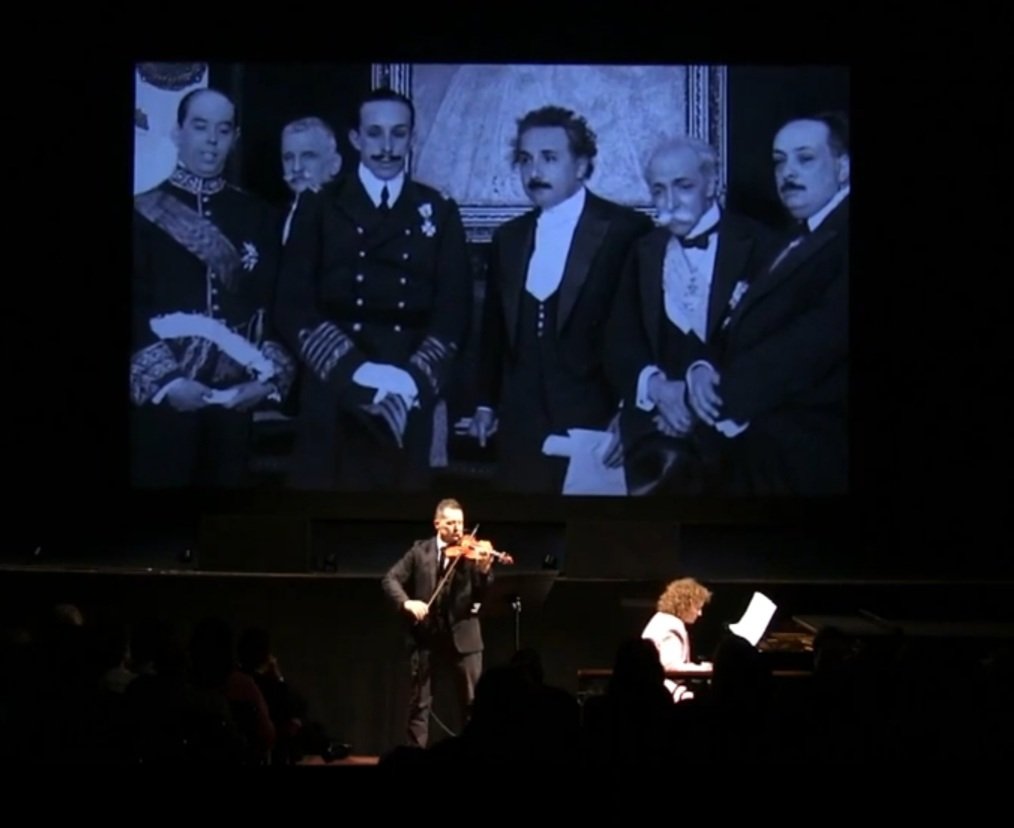 JorgeMendezRam3's tweet photo. Algo para nada conocido de nuestra historia, motivo de gran orgullo! En la única visita de Einstein a España en 1923, pasó una velada al violín 🎻en casa de Blas Cabrera junto a su mujer María Sánchez al piano🎹. Inolvidable momento🤩 en #SHIFT22 aquí 👇 https://t.co/9o3aOZQ9Za https://t.co/t8acaqvZ7Y