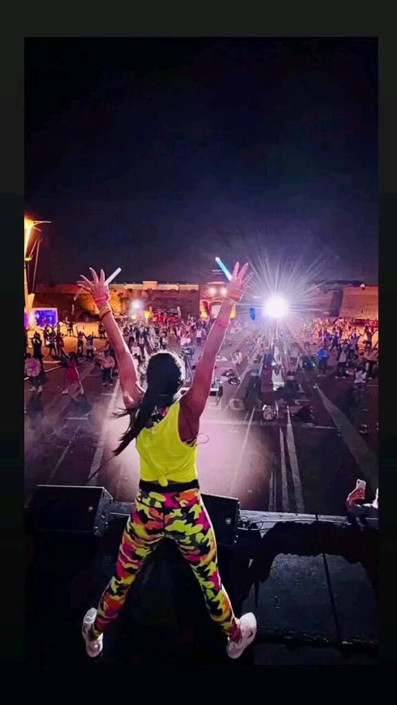 Well that was EPIC 🤩 Over 1,000 South Africans glowing hard at #SaturdayNightFitness 🚦🙌🚦

Shout out to our award-winning presenter <a href="/jomichaelsdance/">Jo Michaels</a> for showing them that there ain’t no party like a Clubbercise party 🎉 instagr.am/reel/CkWDtJWIc…