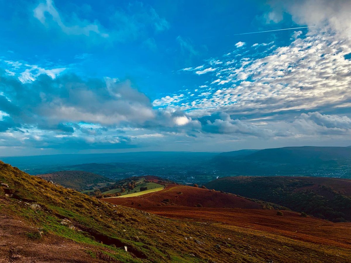 p_m_davies's tweet photo. I ran up, down & around Sugar Loaf Mountain yesterday - twice! About 12 miles and 2,900ft of elevation made it a tough one. I have a long term goal of running the whole Cambrian Way which takes in most - if not all - of Wales’ mountain ranges. This is just the beginning ⛰ https://t.co/J8rHAHg5Hx