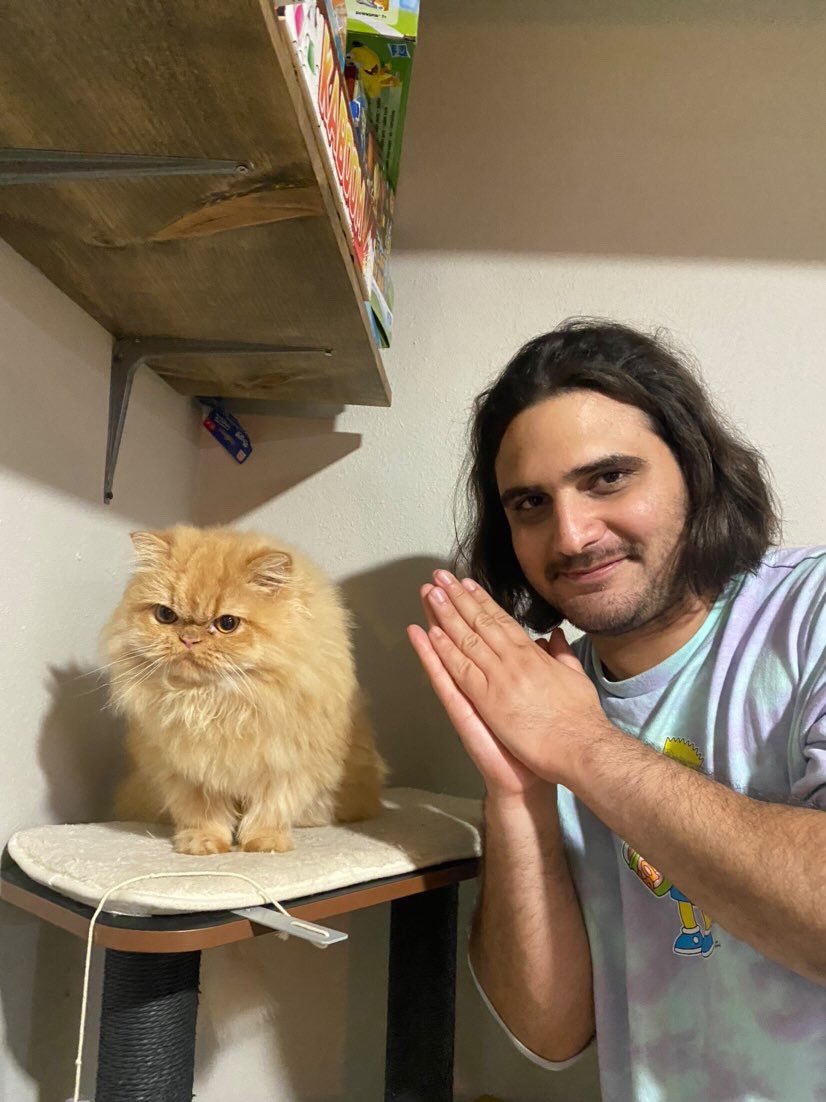alejabeledo's tweet photo. Get a load of this creature I met on my travels https://t.co/j7Xz86347i