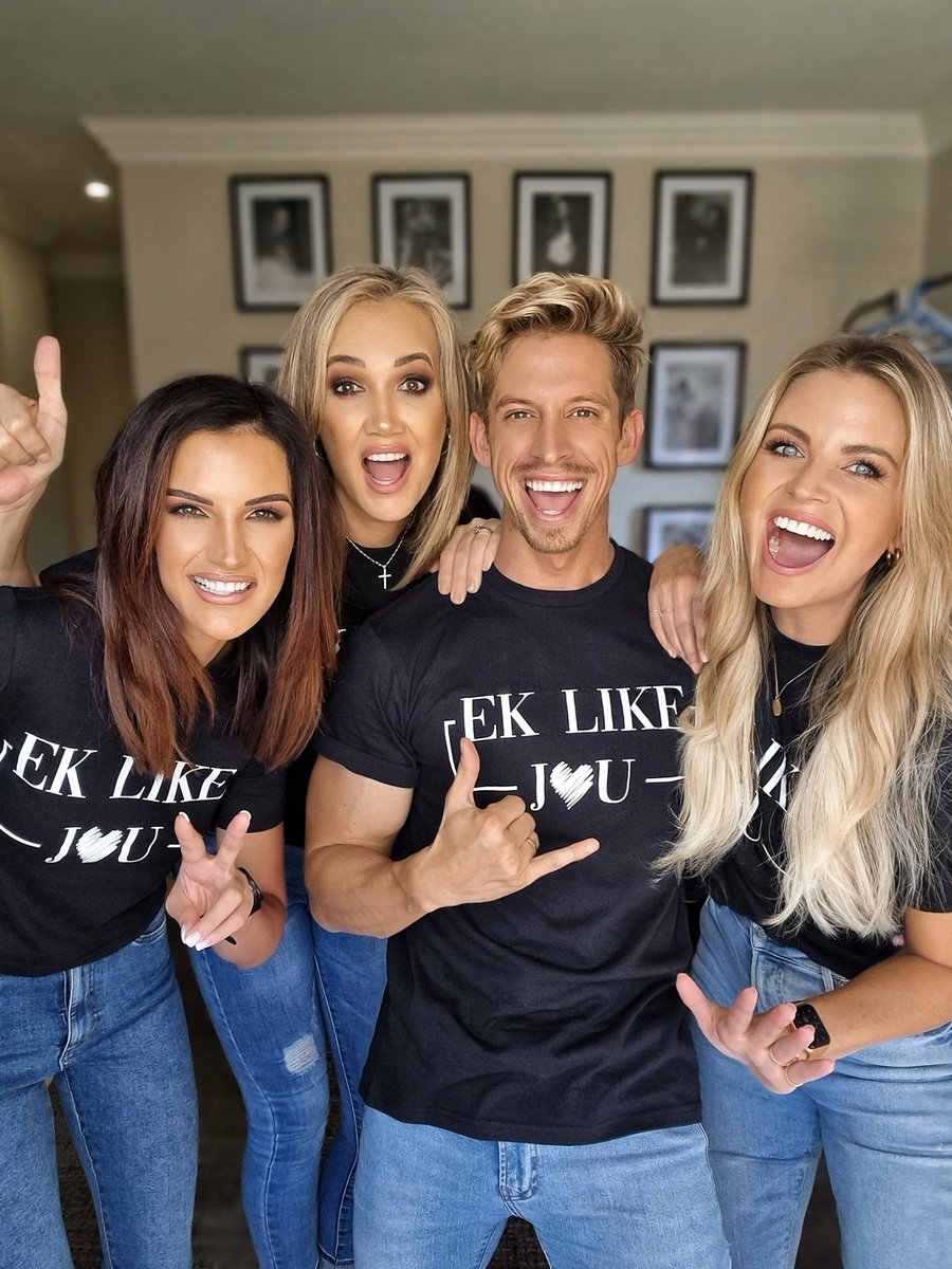 Ek like jou!

Sopas by die huis gekom na n wille maar ongelooflike week. My hart is vol! Ek's dankbaar vir elke liewe mens wat op die journey. 

Dankie vir al julle ondersteuning by my shows, shoots, Masterclasses en hier op social media.

Hoe lekker is die foto saam my favorites