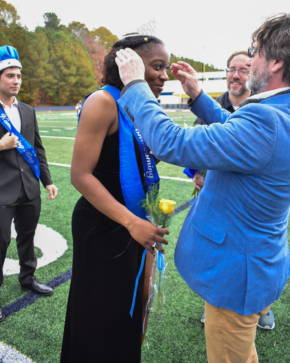 Reinhardt_Univ's tweet photo. Congratulations to Tyler Ingram and Javin Wimberly on being named RU Homecoming King and Queen. 👑 A special thanks to RU Alum, who stepped up to escort our royalty last minute. 🦅
📸Homecoming 2022
#reinhardtuniversity #RUeagles #RUStrong #ruhomecoming2022 https://t.co/31ZTNWZxlI
