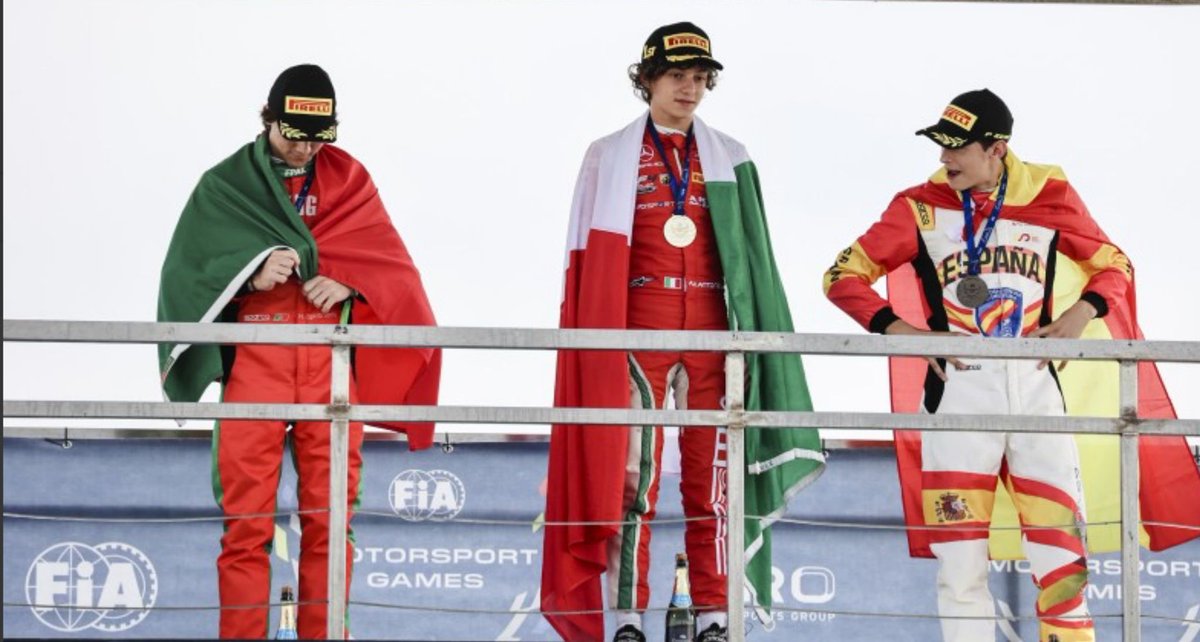 🏆 Récord de medallas para la Selección Española de Automovilismo en los @fiamgames 2022. 🔸 @deportegob 🔹 #TuSelección 📃 cutt.ly/KNmFvue