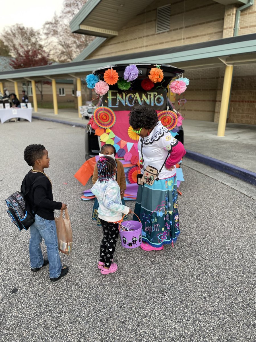 Thank you to everyone that helped make our annual Fall Festival a success! We had a GREAT turnout! #wardstrong #4houses1school