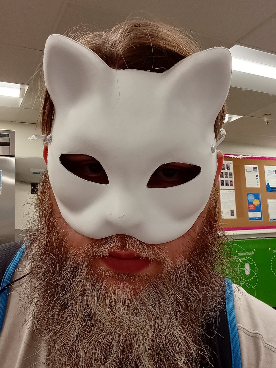 YamisamOfAsura's tweet photo. Making @samriegel proud today. #ImACat https://t.co/aE3DWQE9Dc