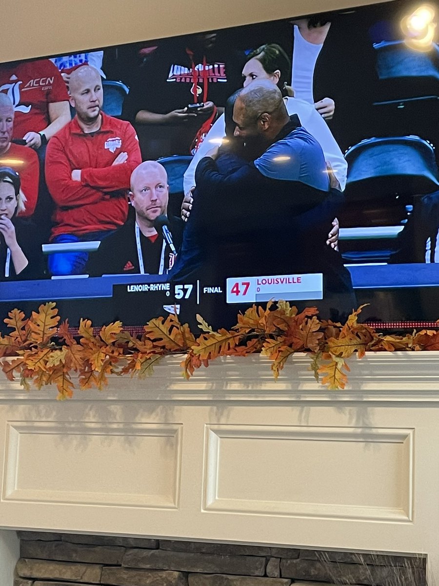 Huge congrats to former <a href="/Hillcrest_Hoops/">Hillcrest Boys’ Basketball</a> great and my friend <a href="/CoachESully/">Everick Sullivan</a> for his exhibition win over Louisville!! BIG TIME!! Congrats fellas!! 🔥🔥🔥<a href="/cooperfowler_25/">Cooper Fowler</a> <a href="/youngsavage756/">Bumhi</a> <a href="/TimBuckets21/">Timothy Steele</a> @elijahshabazz_ <a href="/NasTyson24/">Nas Tyson</a> @iiShifty <a href="/MarcusOwT/">Marcus Owens Castrillo</a> <a href="/PercyFyle/">Percy Fyle</a> <a href="/NesmithTj/">TJ NeSmith</a> <a href="/_JayJohnso/">J 5</a>