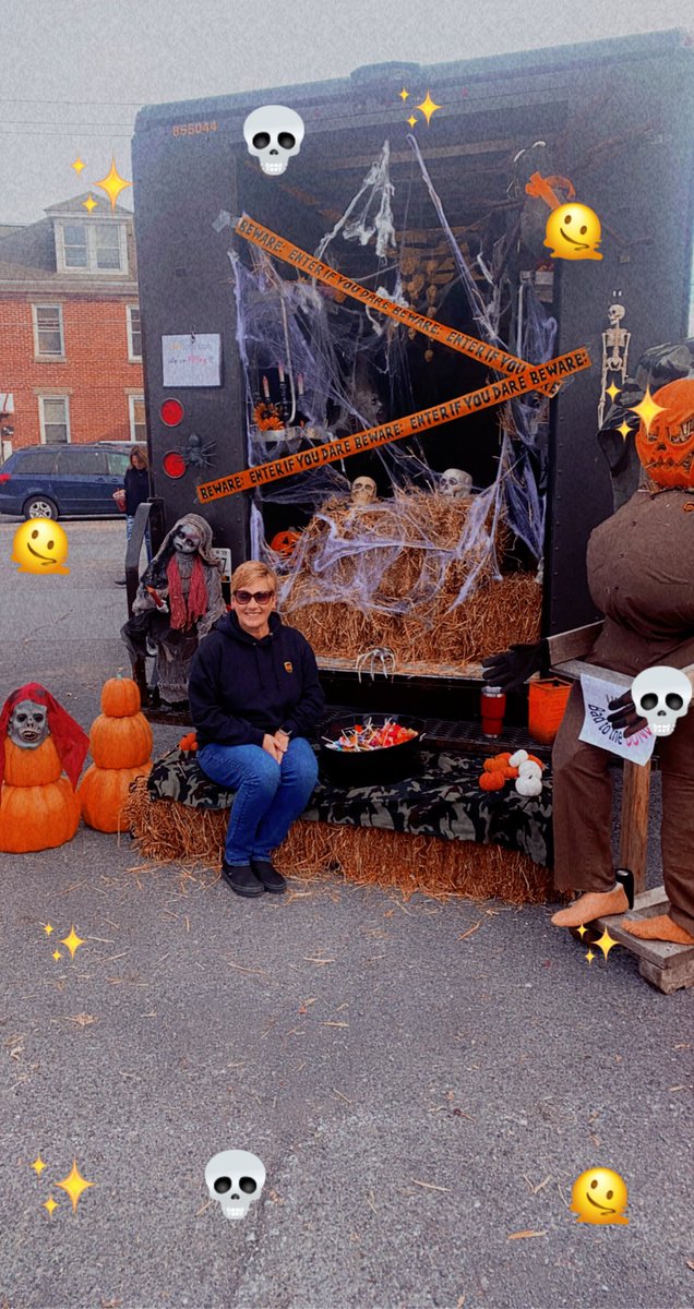DmummaDavid's tweet photo. Trunk or Treat. UPS supporting our local community. 
#UPS #Hagerstown https://t.co/0uFZYVJP2b