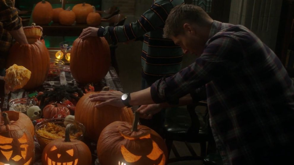 cutedeanthings's tweet image. Dean Winchester: Halloween Edition