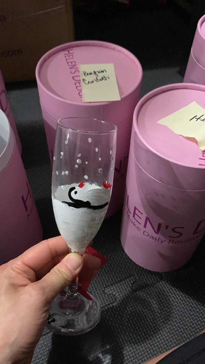 Hardasshelen's tweet image. I do some nice work! #penguinFun