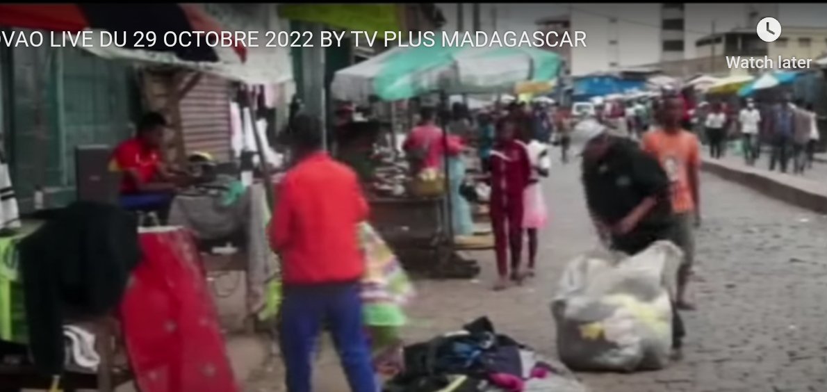 DagoNewsreader's tweet photo. Mba jereo ange ny tsena-tsika e!
Misy ny @traftnr : ny mpiantsena, maro ny entana hamidy :👍🏽!
Maro koa ny 🚶🏾♂️🚶🏿♀️sy ny 🚗🚙 : ireo dia mpividy koa. Omeo làlana ireo!
Mila #fahadiovana sy #filaminana ny #tsena sy ny #tananantsika!
Araho ny torimarika sy ny zò!😉 #SantéPublique https://t.co/xtpKuZnXwv