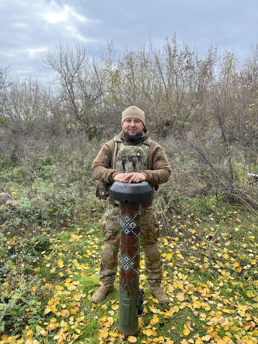 Phil_Coffins's tweet image. This is definitely the most beautiful Javelin I've ever seen, decorated with traditional Ukrainian designs, worthy of @saintjavelin herself. 👀😍

SLAVA UKRAINI! HEROYAM SLAVA! 🇺🇦

#Ukraine #UkraineWillWin #RussiaIsLosing #Art