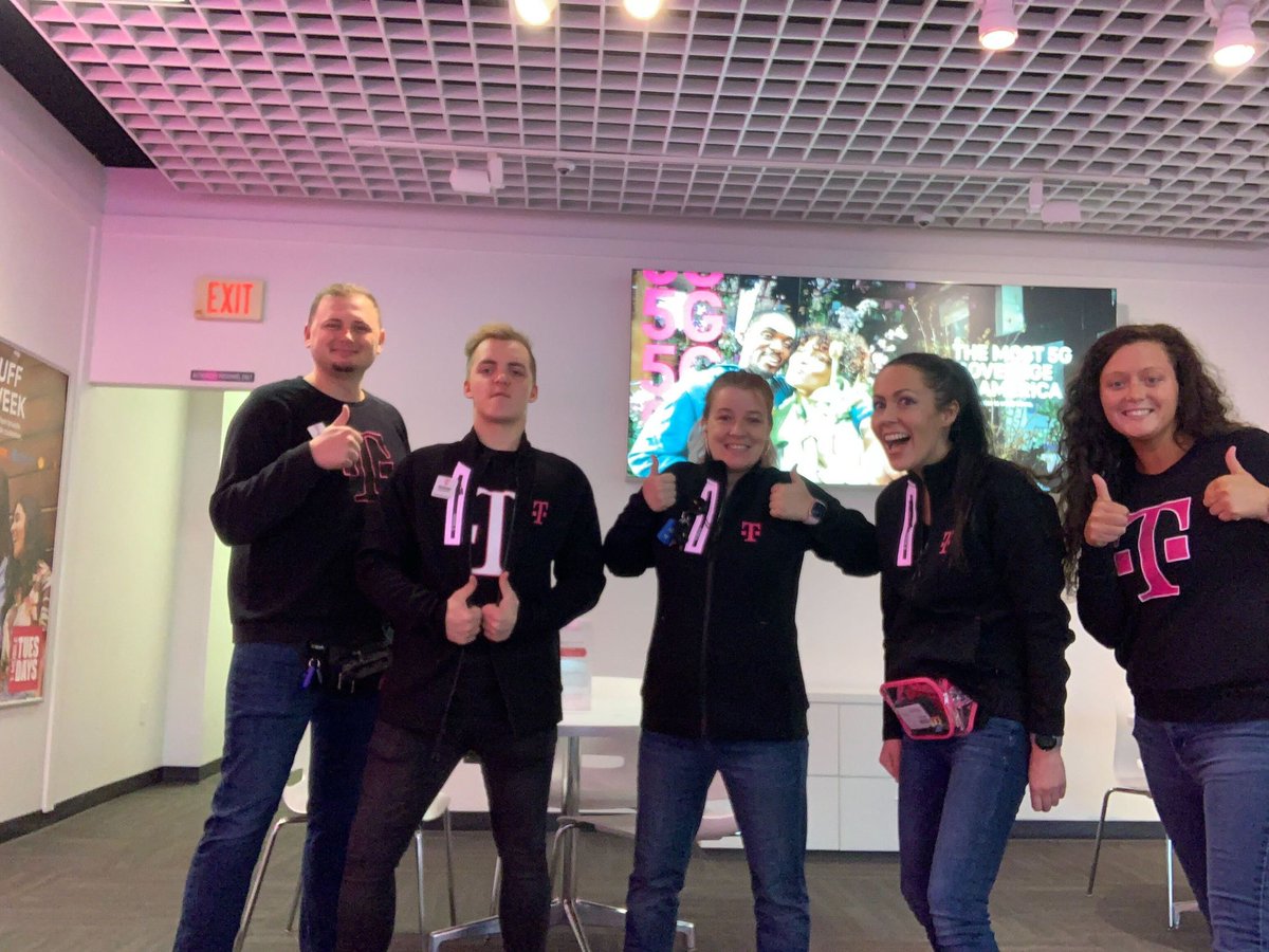 BKnollRetail's tweet image. We’ve got another certified Mobile Expert on the #DYTFlightClub! Congratulations Nick, looking forward to you doing big things sir! ￼#Certified #MobileExpert @wderrickindy @domjrcoleman