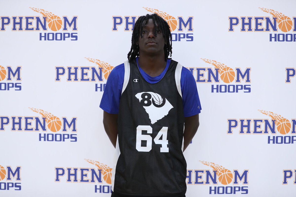2024 Jamari Briggs (Hartsville) is doing it all here and displaying a full stocked arsenal to complete a collection of tough moves and hit contested shots, high valued size and feel to make plays at his position #SCTop80